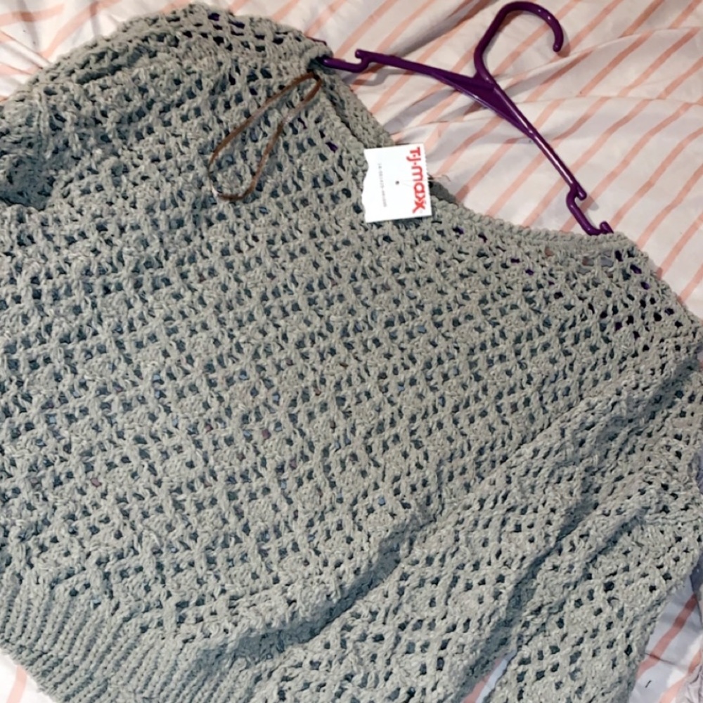 !! Moon & Madison Sweater Brand new!!